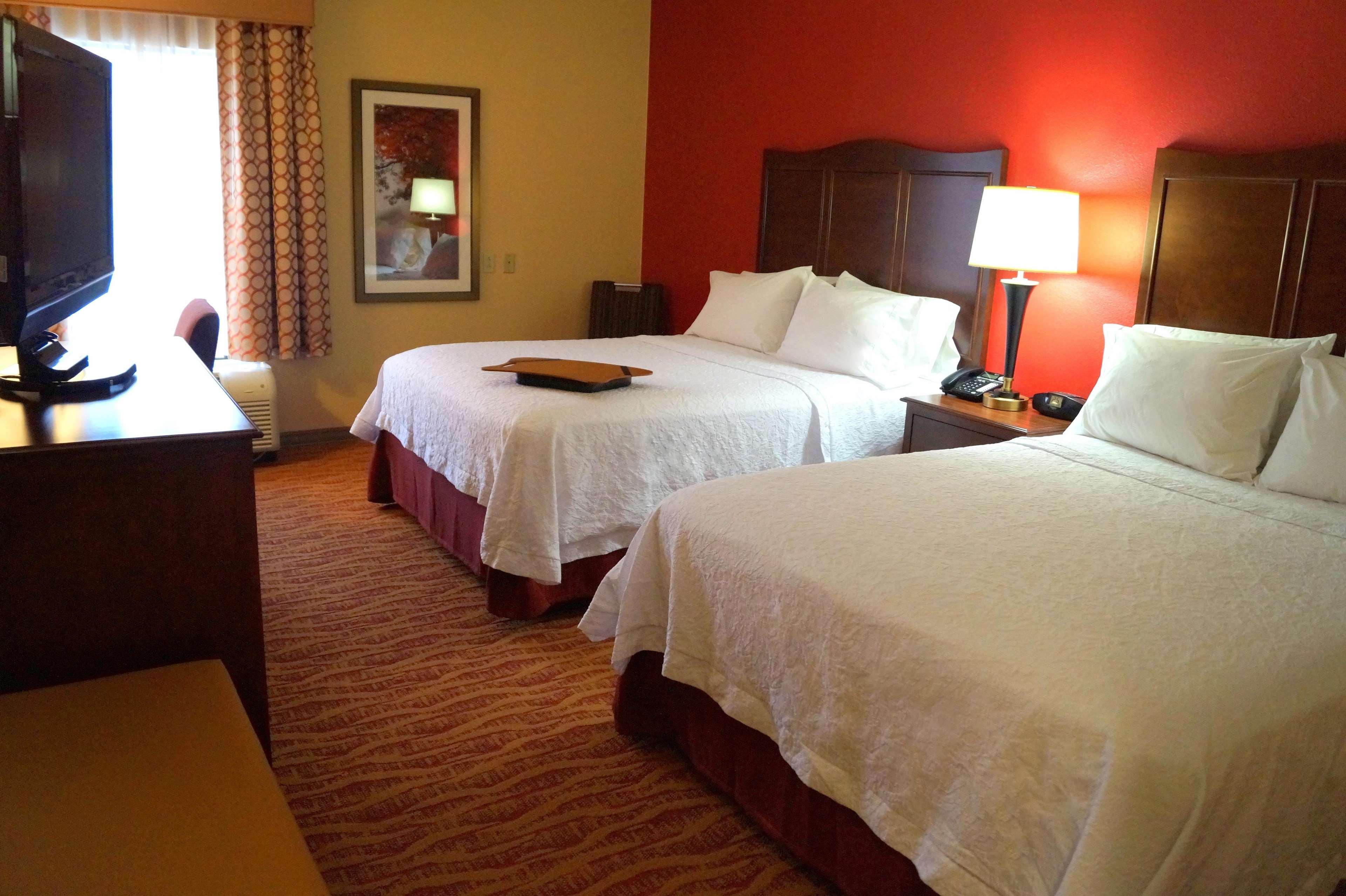 Hampton Inn Altoona Exterior photo