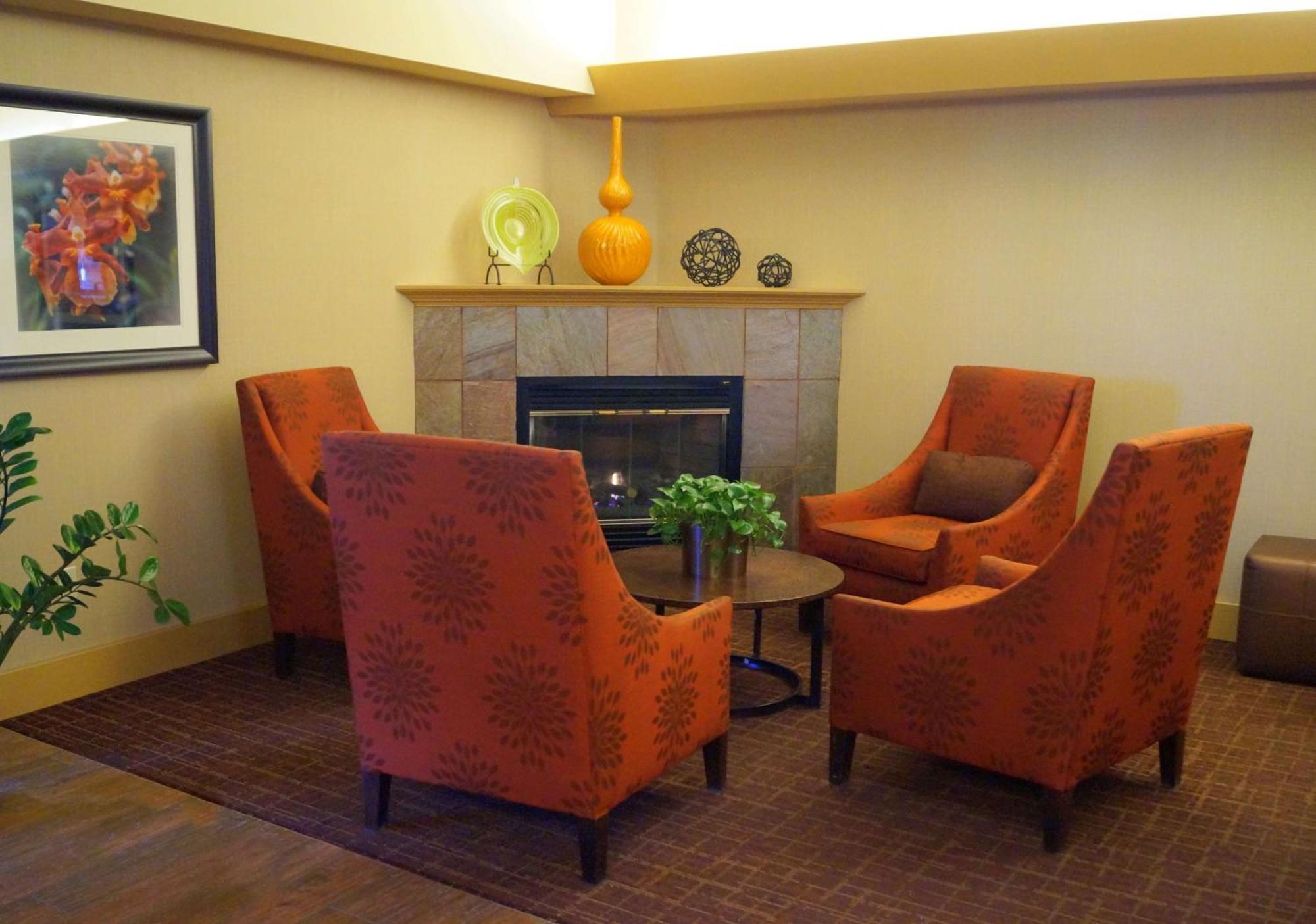 Hampton Inn Altoona Exterior photo