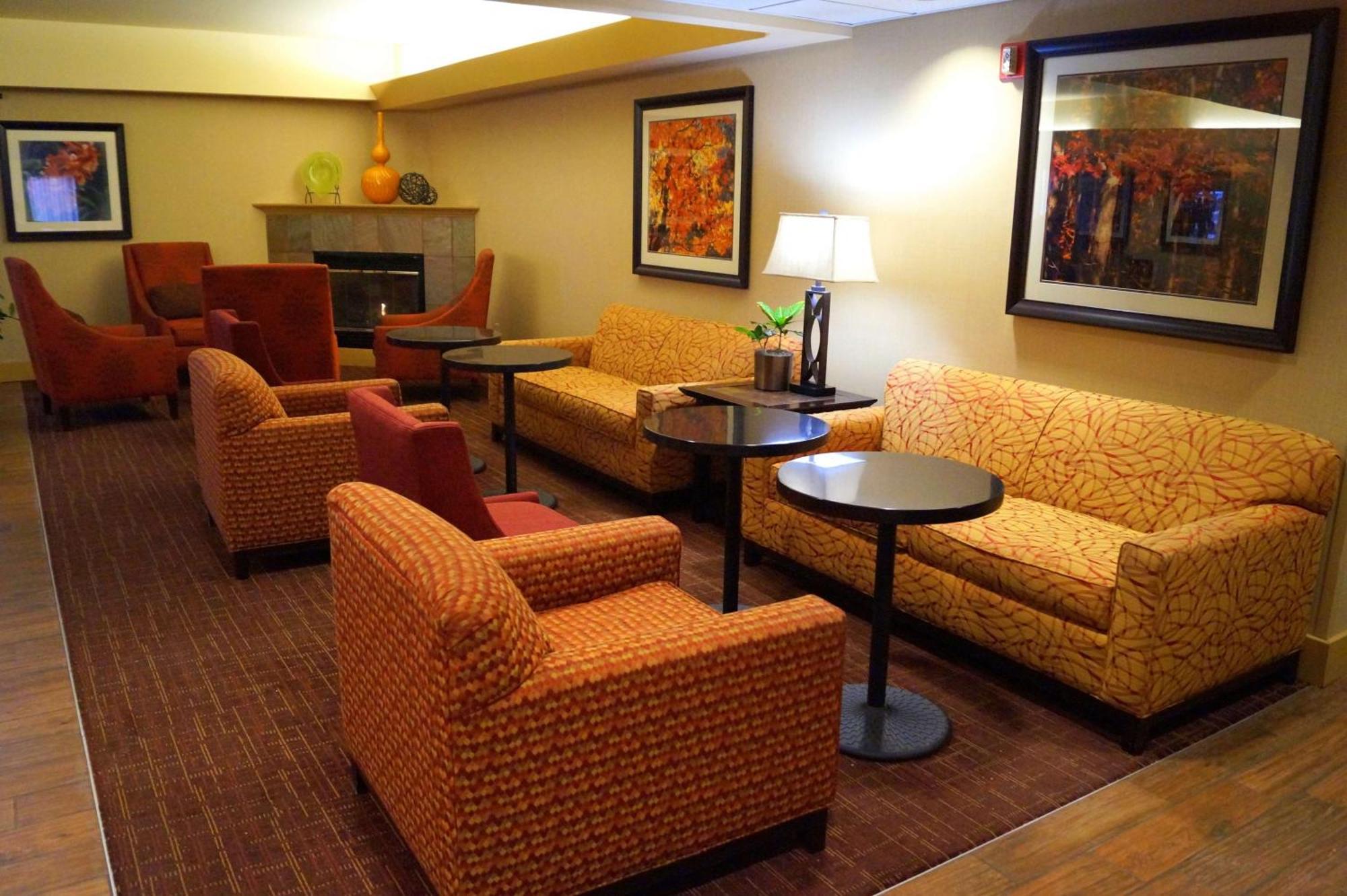 Hampton Inn Altoona Exterior photo