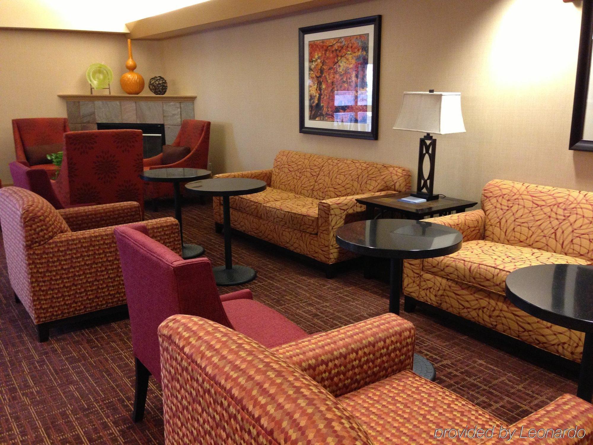 Hampton Inn Altoona Exterior photo