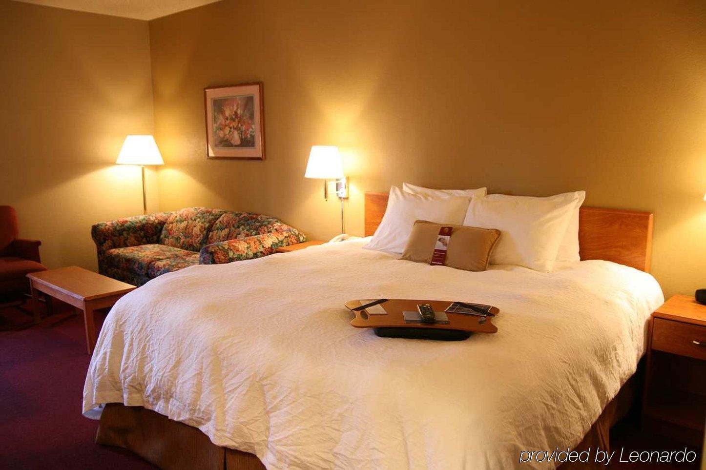 Hampton Inn Altoona Exterior photo