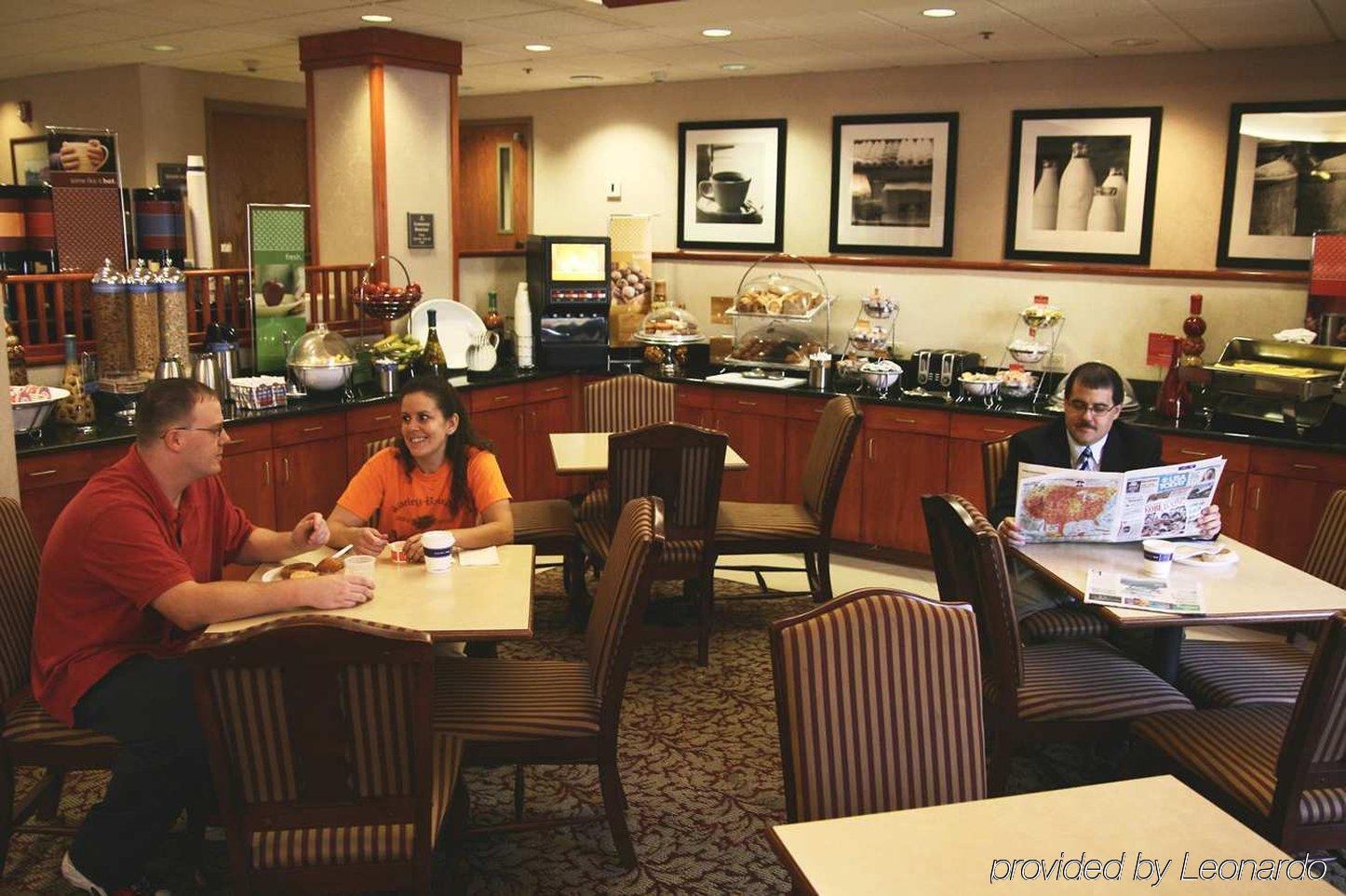 Hampton Inn Altoona Restaurant photo