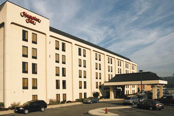 Hampton Inn Altoona Exterior photo