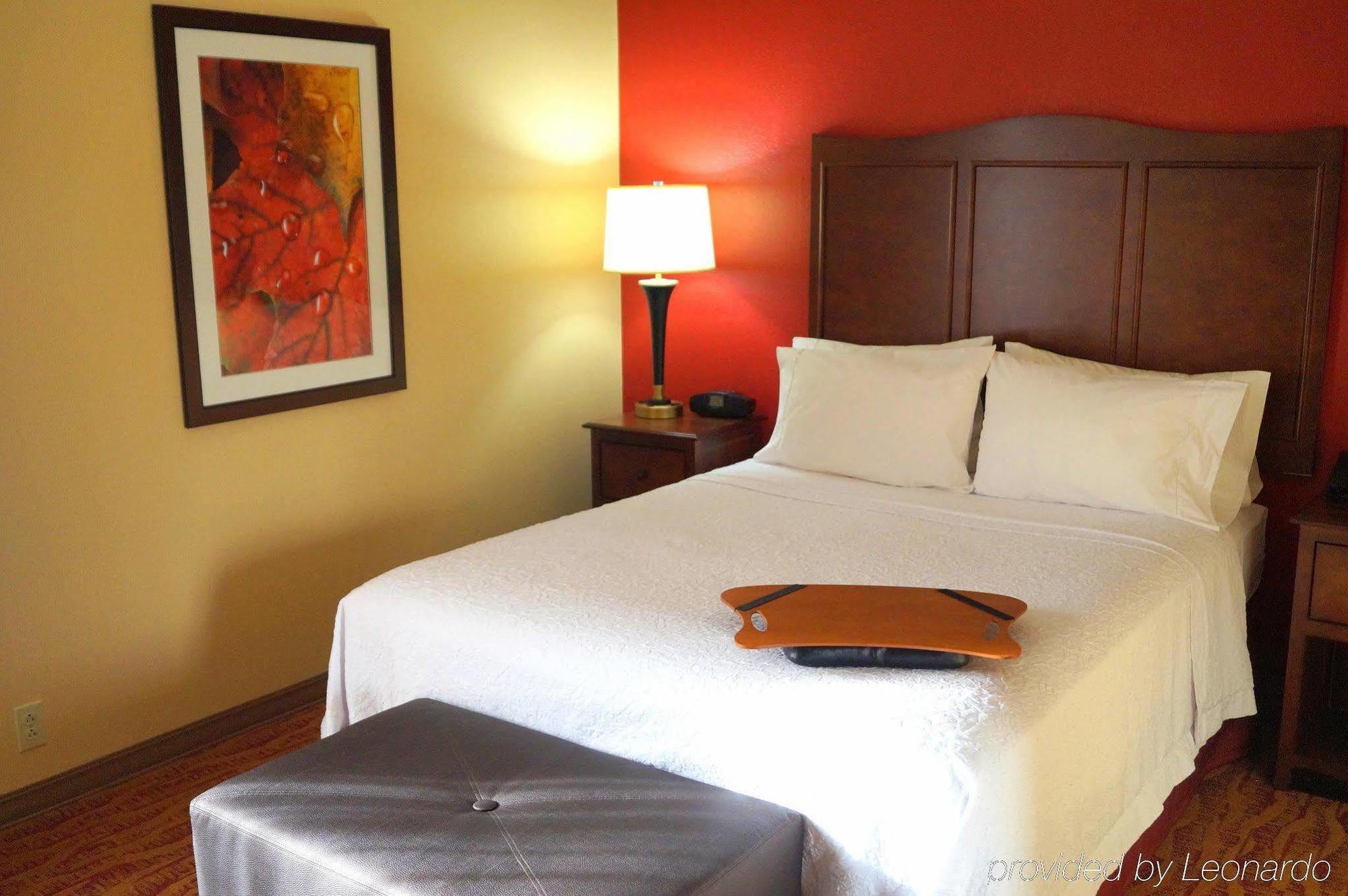 Hampton Inn Altoona Exterior photo