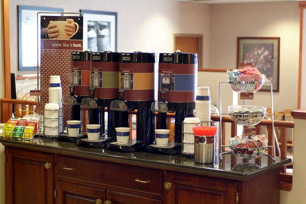 Hampton Inn Altoona Restaurant photo